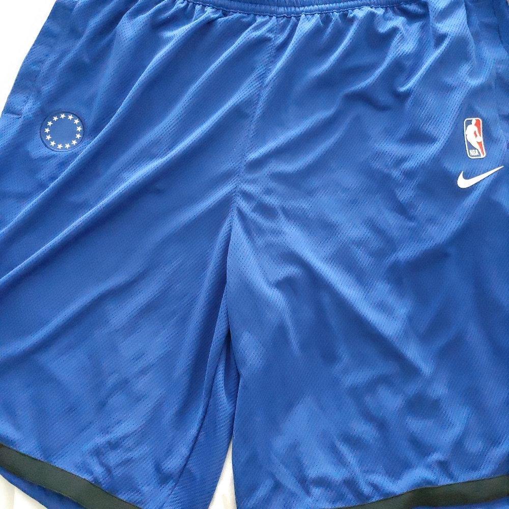 NEW Nike Dri-Fit Philadelphia Sixers Basketball Sh